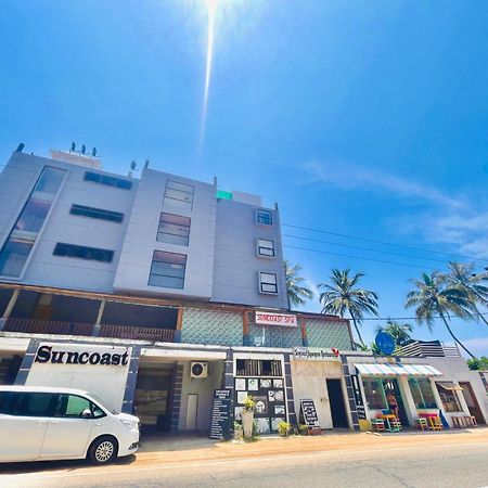 Suncoast Beach Hotel Mirissa Bagian luar foto