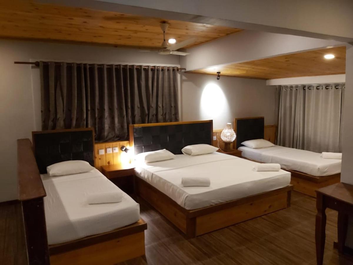 Suncoast Beach Hotel Mirissa Bagian luar foto