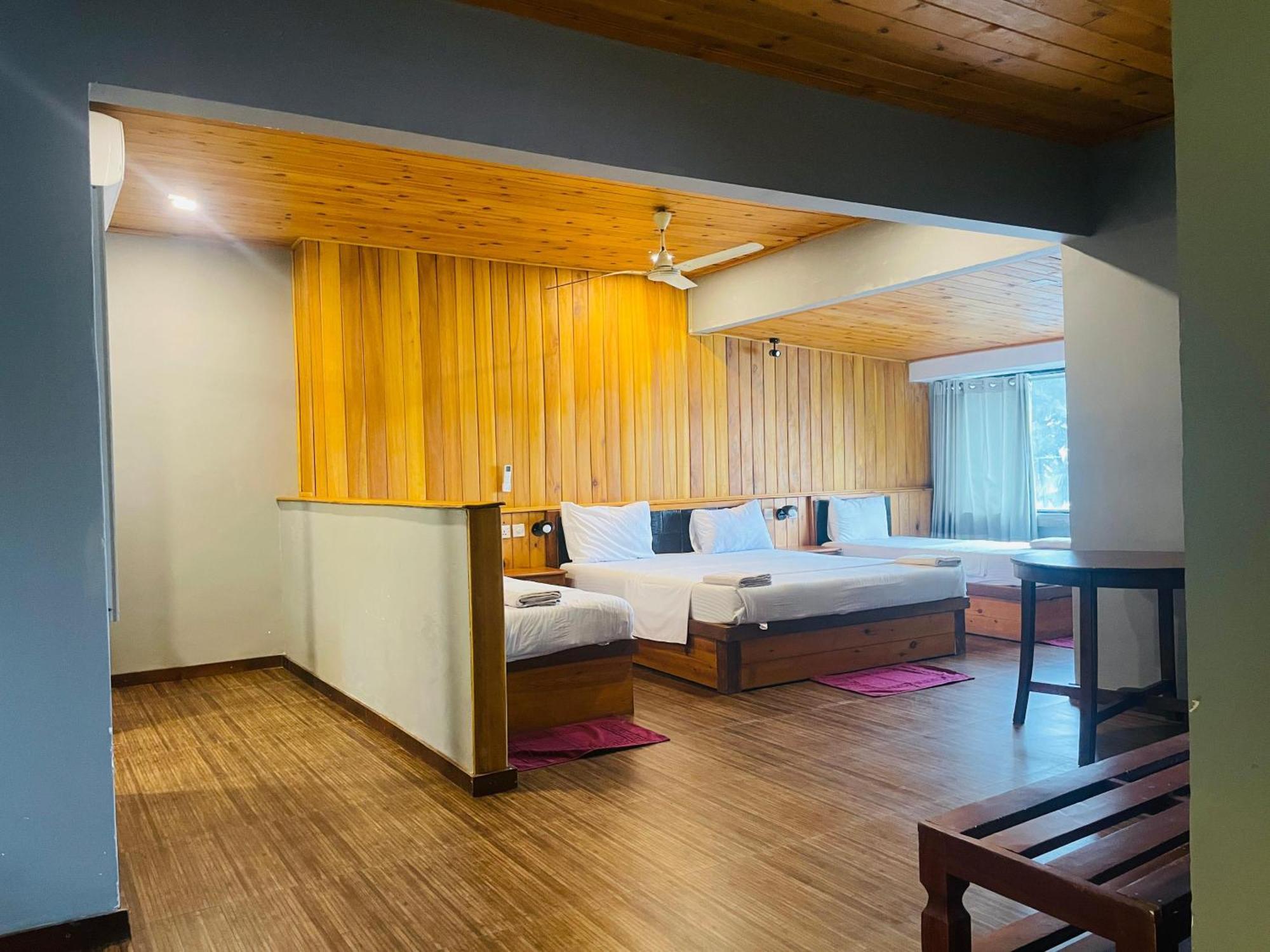 Suncoast Beach Hotel Mirissa Bagian luar foto